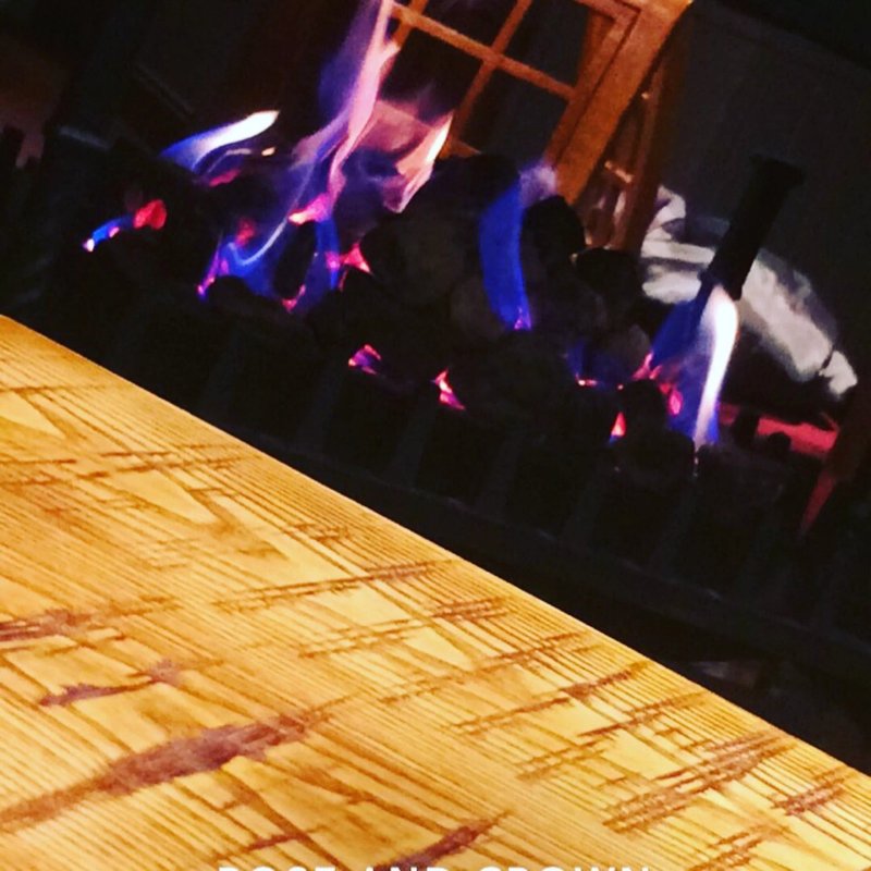 Ember Pub & DIning