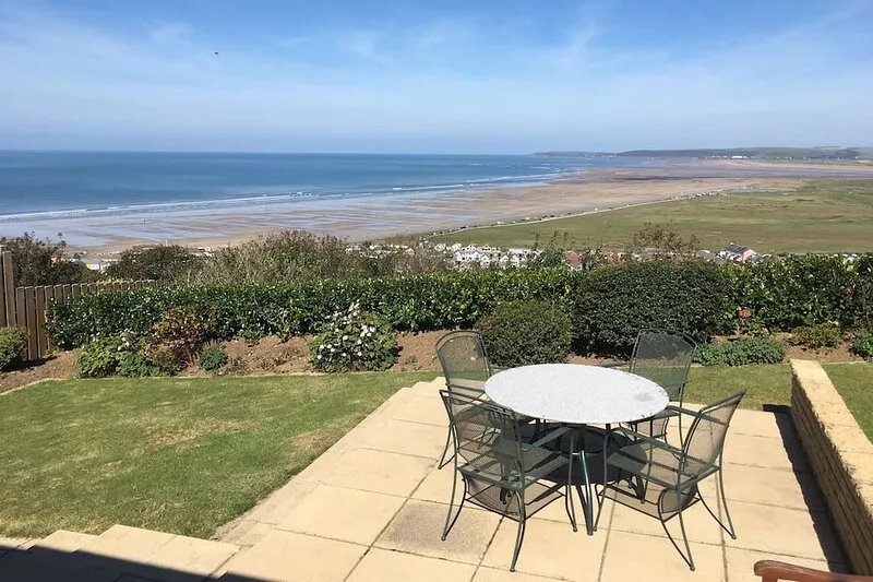 Detached bungalow stunning sea views within a mile of Westward Ho! beach resort