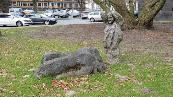 Skulpturengruppe Die Grosse Familie