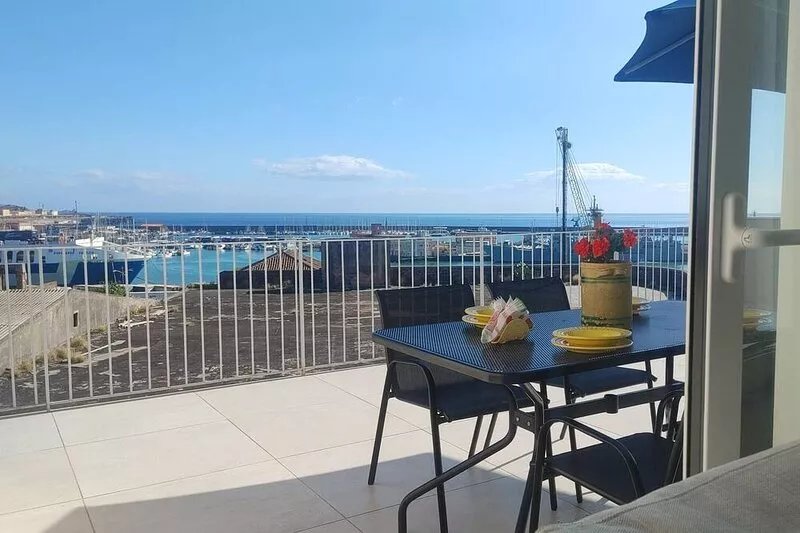 PENTHOUSE ON CATANIA HARBOR AND VOLCANO VIEW A FEW STEPS FROM CATHEDRAL
