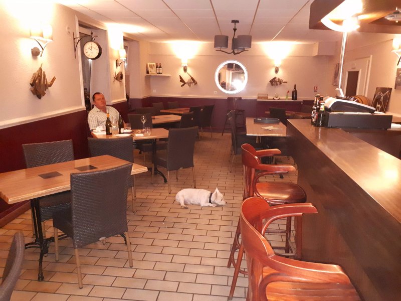 Cafe de La Place
