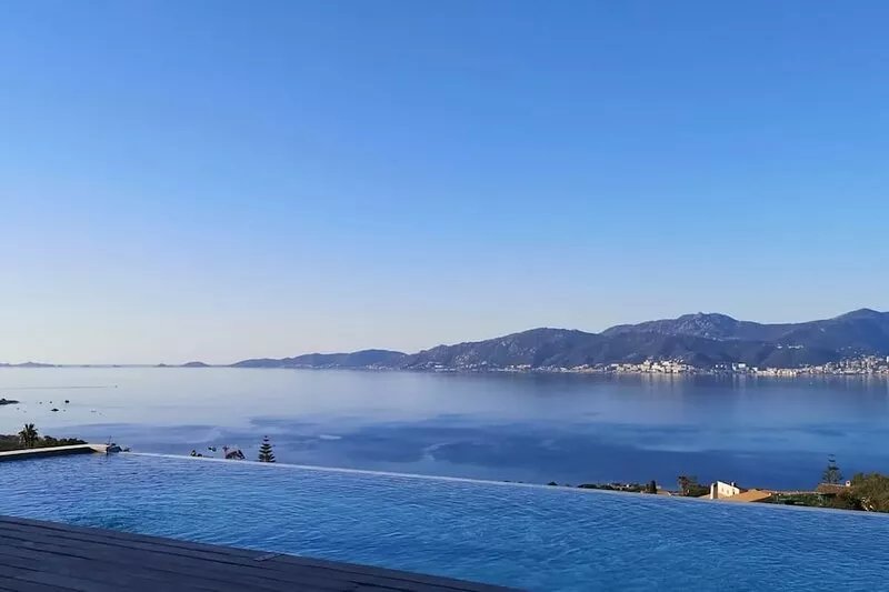 Luxurious villa with pool, south of Ajaccio, view "magical" on sea and