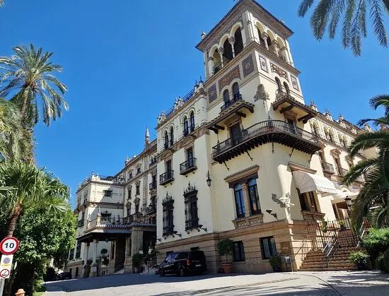 2 Calle San Fernando Building