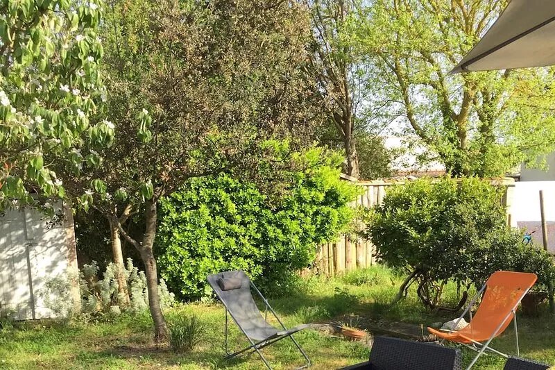 Charming Grand Village house, 140 m2 and private garden