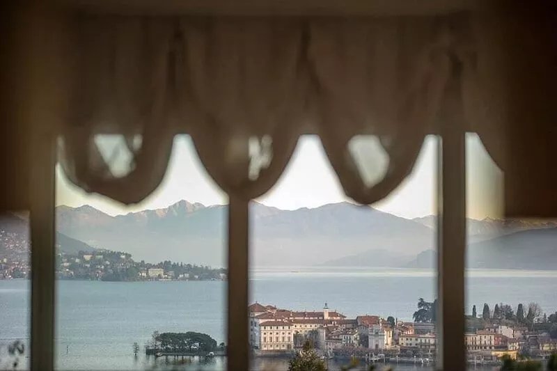 Sana Luxury apartment in Stresa with lake view