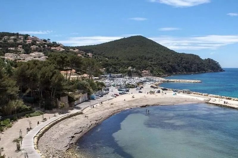 Luxury 2-bedroom / 4-bedroom apartment - Superb sea view