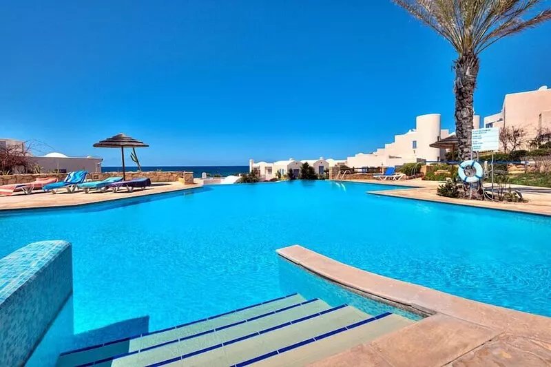 Luxury Beach Villa With Pool And Sea Views. Harbour And Beach Nearby.