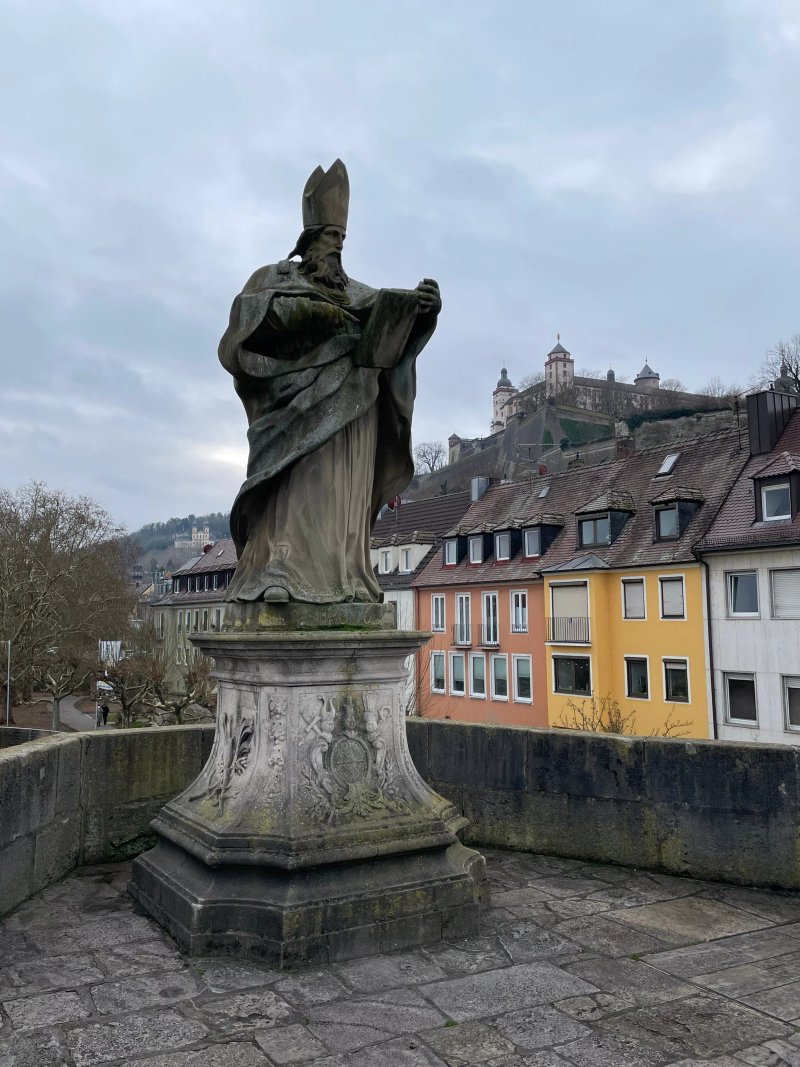 Bruckenstatue St. Bruno