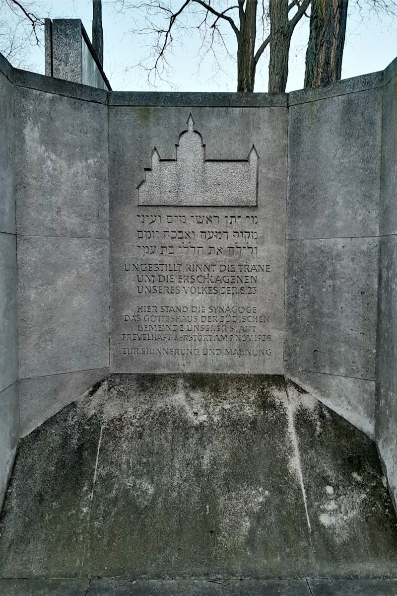 Former Synagogue Memorial