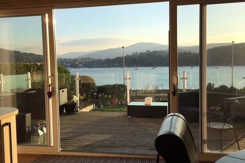 Amazing views of Conwy Castle,  from 3 bedroom 3 bathrooms & HOT TUB