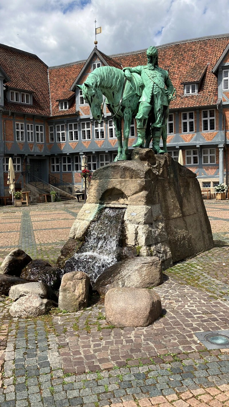 Herzog August Denkmal von 1904