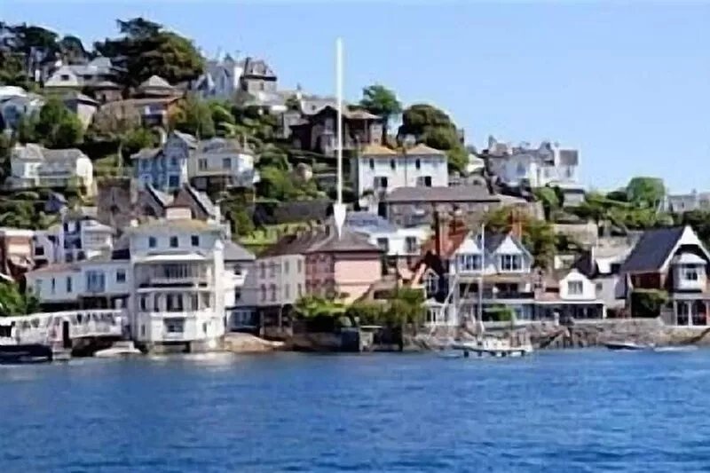 Stylish Comfortable House with Views Of The Royal Dart River and Dartmouth
