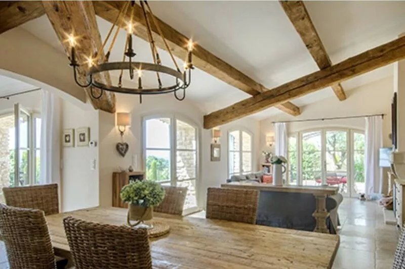 Beautiful Provençal house with views, pool & air conditioning