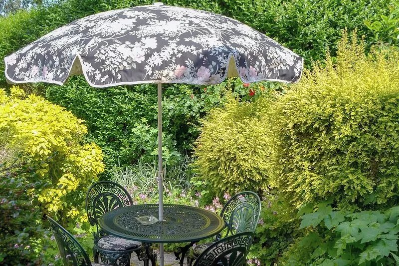 2 bedroom accommodation in Chilworth, near Southampton