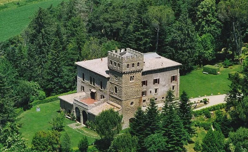 Lovely apartment in an ancient restored farmhouse between Tuscany and Umbria