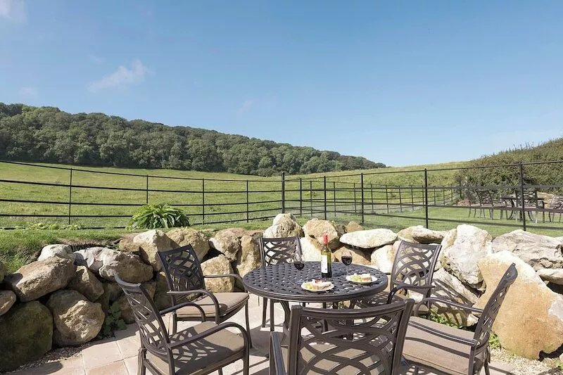 3 bedroom accommodation in Ventnor