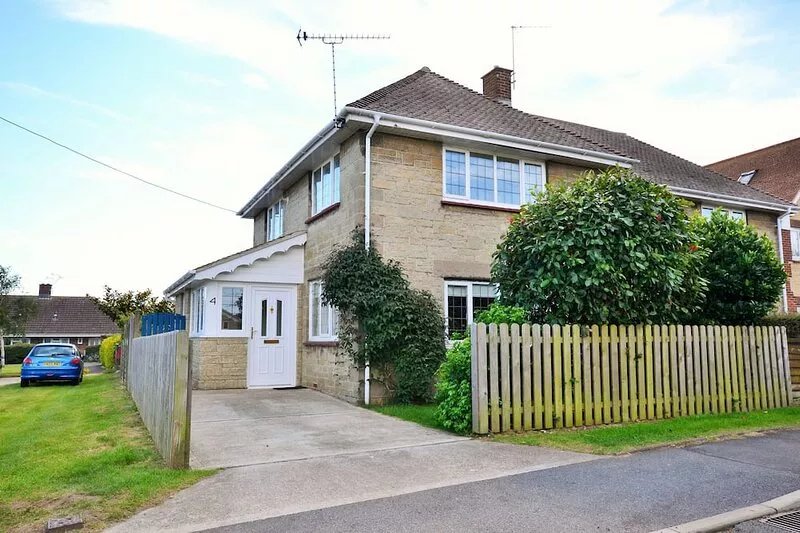 4 Brooks Close -  a house that sleeps 6 guests  in 3 bedrooms