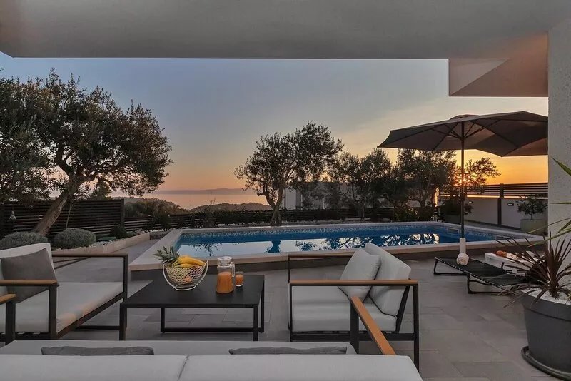 Villa Festina Lente in Makarska, heated pool