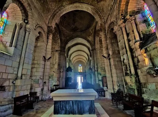 Eglise Saint-Hilaire de Mouthiers-sur-Boeme