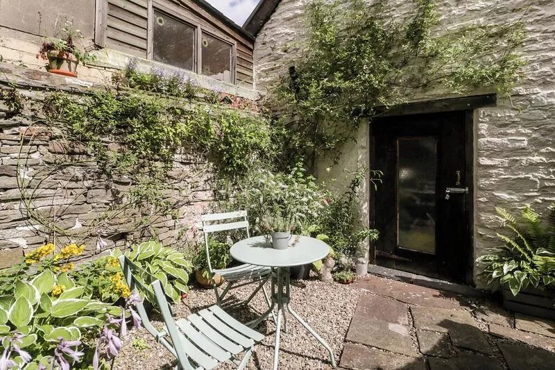7 BELL STREET, with a garden in Talgarth