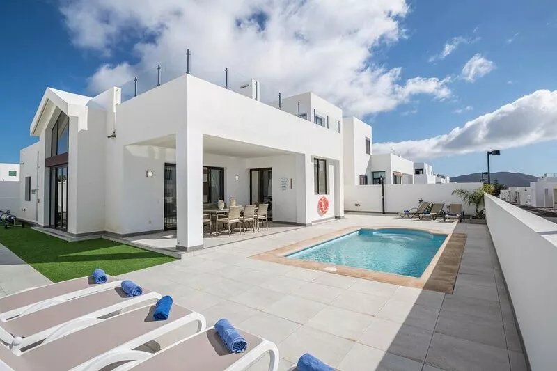 Beautiful Vacation Home "Casa Dubh Linn" with Pool