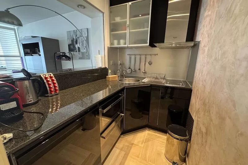 C056 Beau studio sur Rue Antibes - coeur de Cannes
