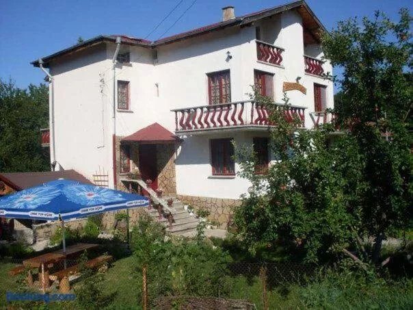 Veselata Guest House Kushta