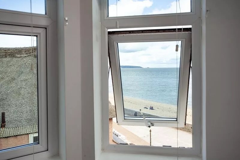 The Penthouse, 15 At The Beach -An apartment that sleeps 6 guests  in 3 bedrooms