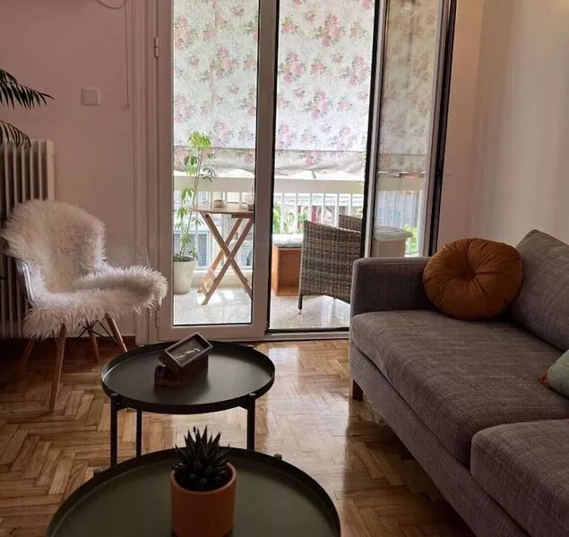 Comfortable apartment near city center, 100m from metro