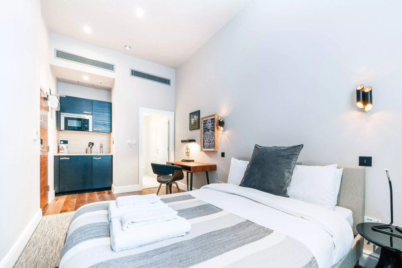 The Knaresborough by Aura Collection