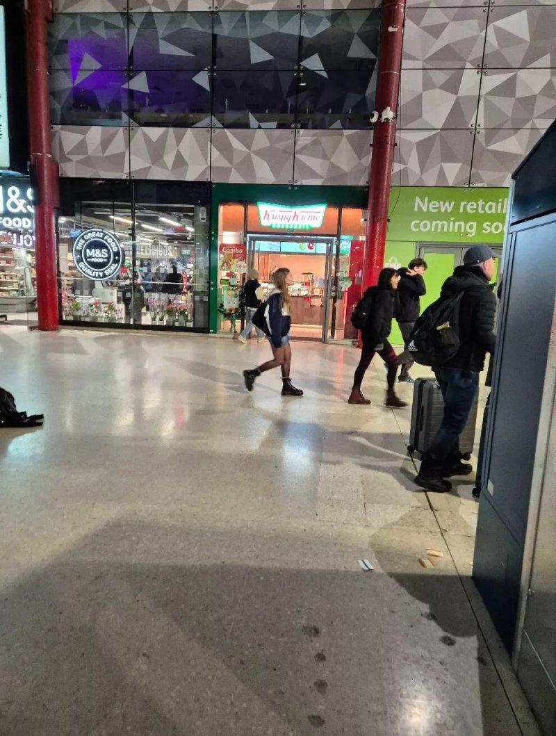Krispy Kreme Liverpool Lime Street Station