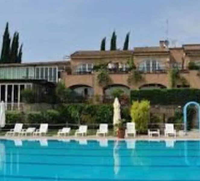 HOLIDAY IN ROME: "AN IDEAL PLACE" WITH CAR PARKING INSIDE