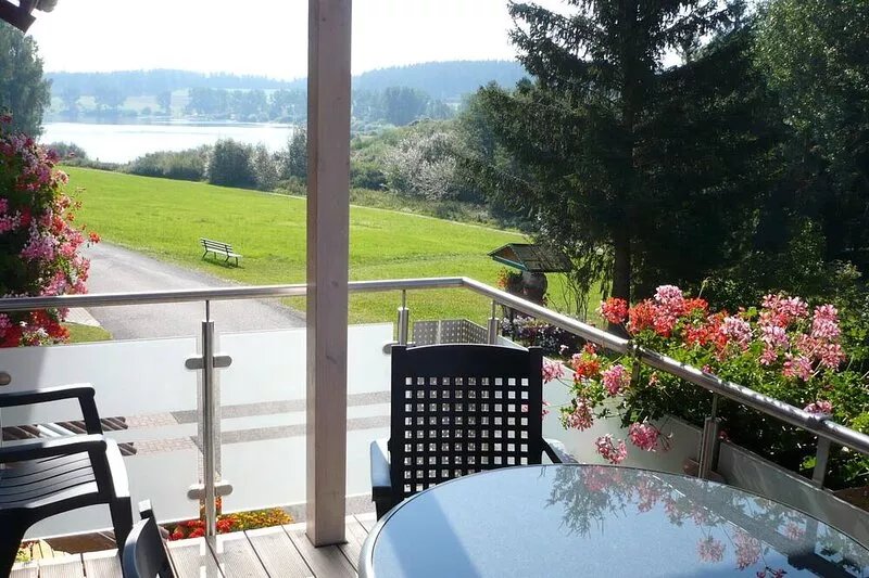 Vacation apartment with lake view