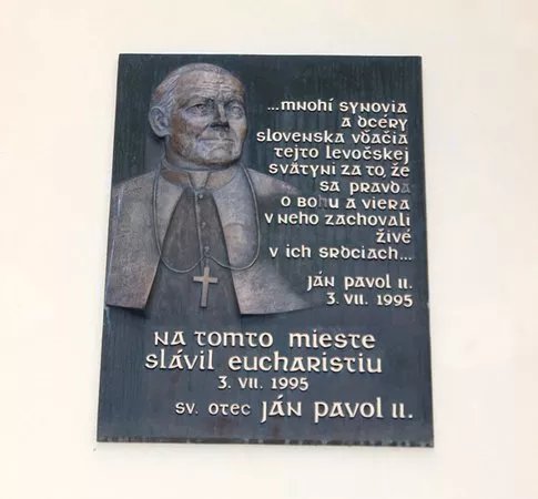 Statue in momory of the of Pope John Paul II