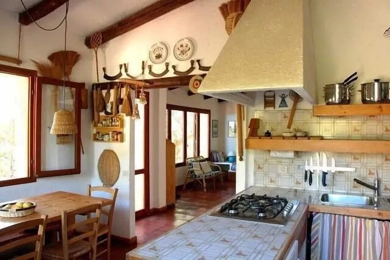 Sardinia: spacious and bright villa with garden a few meters from the sea