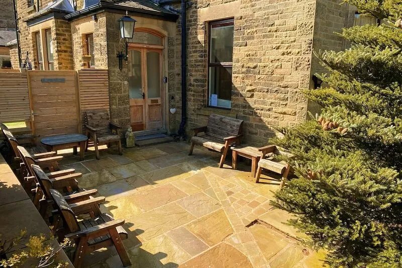 Large 7 bed house in the centre of Buxton - large communal areas