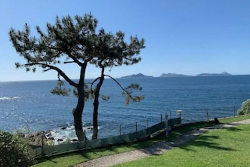 Preciosa Casa en Primera Línea Frente a Islas Cíes