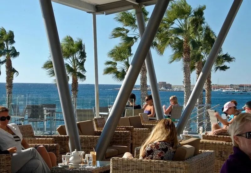 Award-winning 3-bed apartment near beach and all facilities