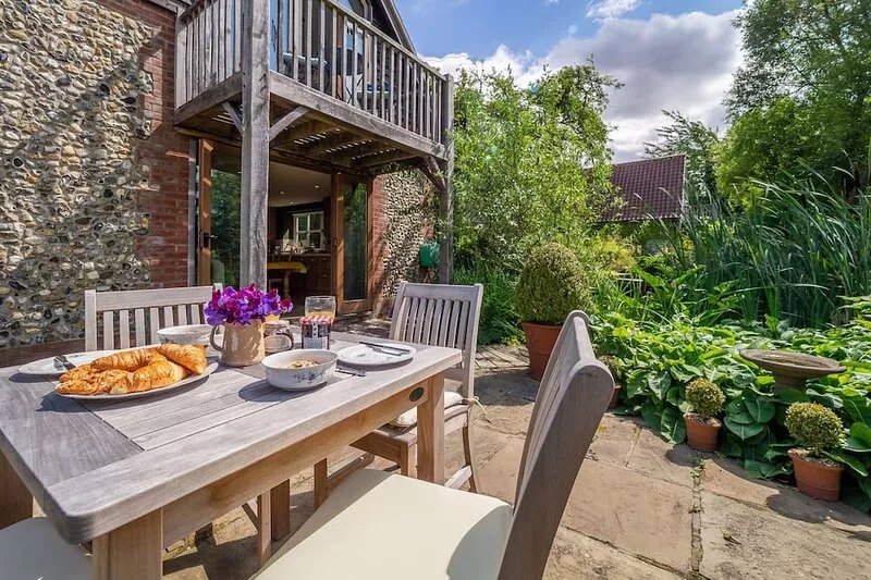 The Granary, Dunstall Green