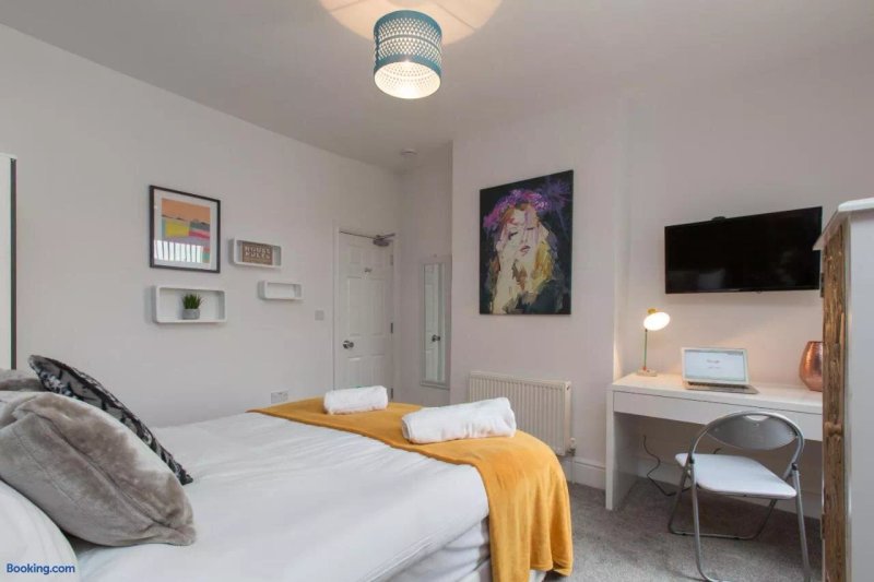 Townhouse PLUS @ 130 West Street Crewe