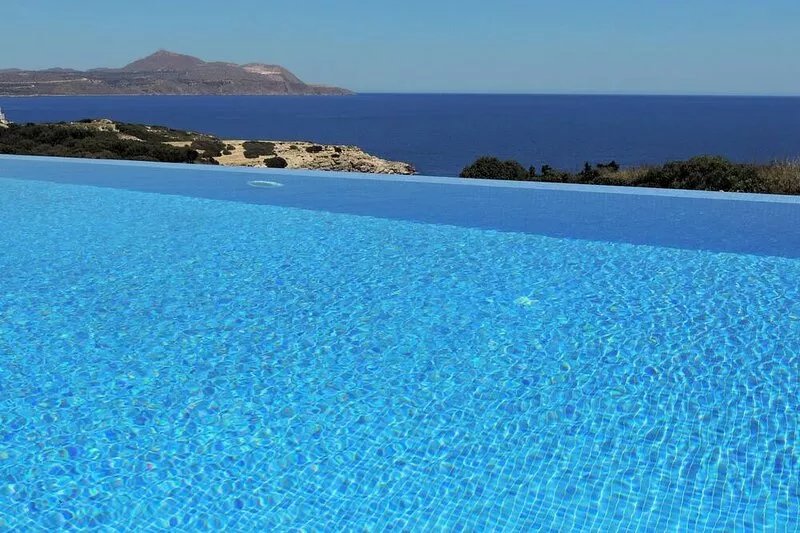 Private Luxury 3 Bedroom Villa With Infinity Pool, Games Room & Fantastic Views