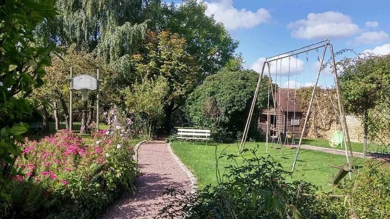 Beautiful manor house, 5 bedrooms, 10/12 pers, large garden. Be at home!