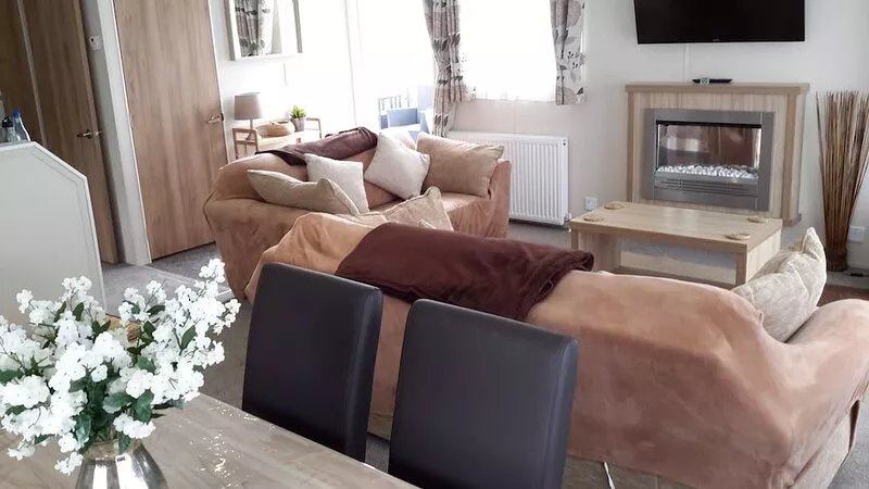 Large luxury lodge available to rent