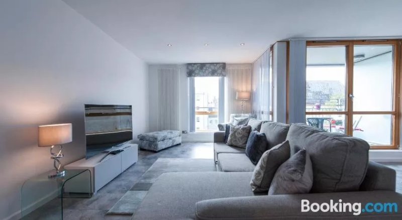 The Deluxe West End Apartment