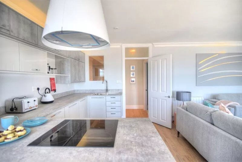 BREAKWATER, family friendly, luxury holiday cottage in Seaton, Devon