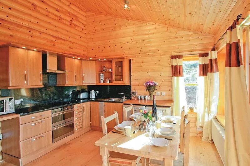 Bracken Log Cabin - S4468
