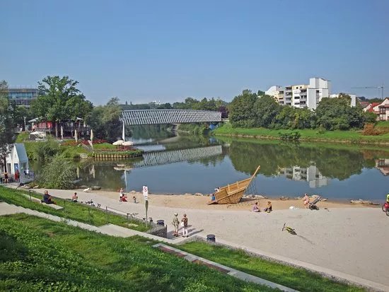 Badesteg m Neckar
