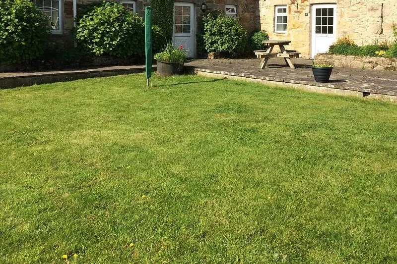 3 Glantraeth Farm Cottage. Pet friendly, ideal base to explore Anglesey.