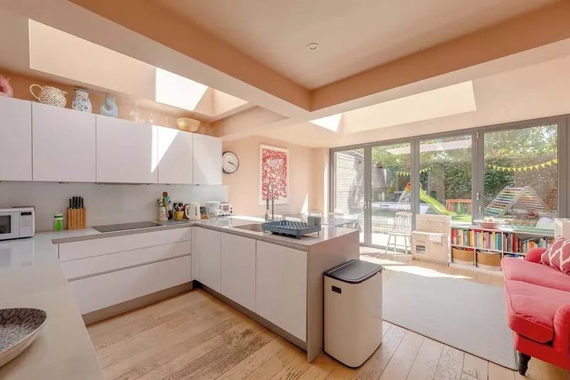 Beautiful Family-Friendly 3BD House - North Sheen!