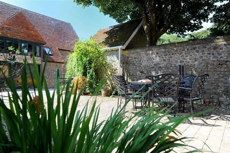 THE FORGE, pet friendly, luxury holiday cottage in Lyme Regis